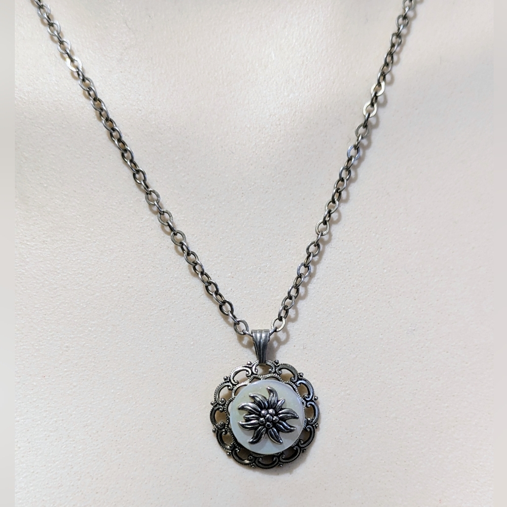 Vintage Necklace Silver Tone Chain Filigree Edelweiss Flower MOP Bohemian Boho